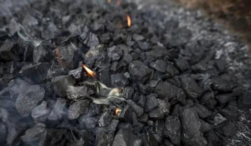 贸易商叫苦连天!可煤价还没开始真正下跌呢!